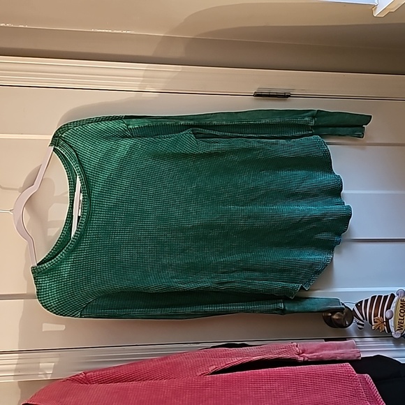 💚Zenana Womens nwots Mineral washed,Green waffle Long sleeve shirt. Sz medium. - Picture 1 of 9